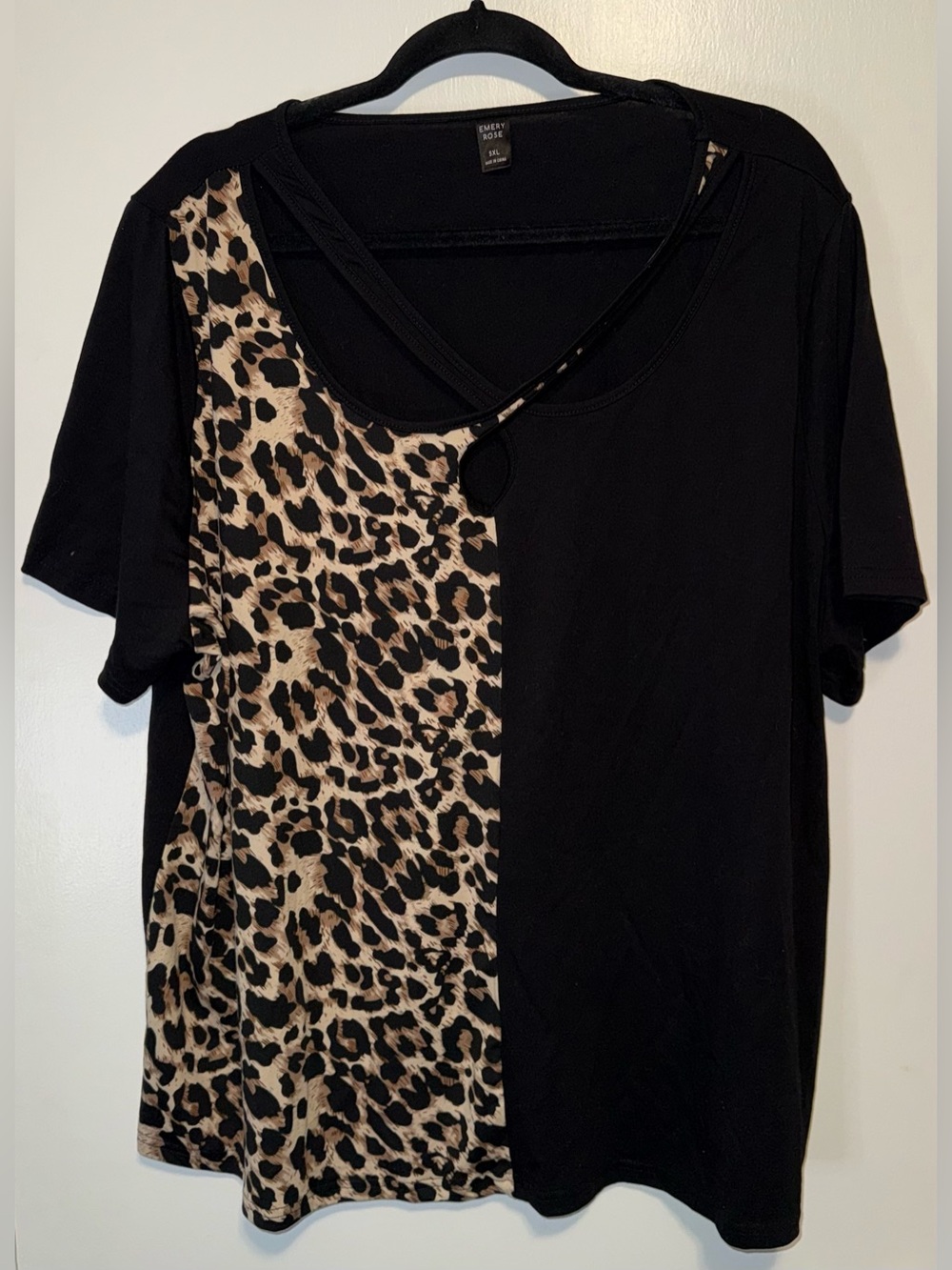 Emery Rose Black Leopard Panel Short Sleeve Tee with Cross-Strap